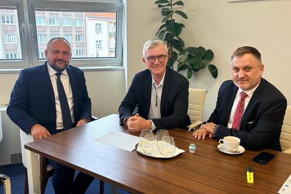 Signatáři dopisu vládě k novele penzijního spoření
